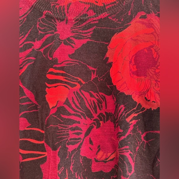 Gorgeous Calvin Klein red/black floral scoop neck wool blend sweater size M - Picture 8 of 8